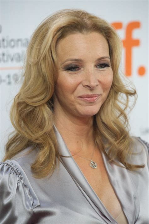 how old is lisa kudrow now